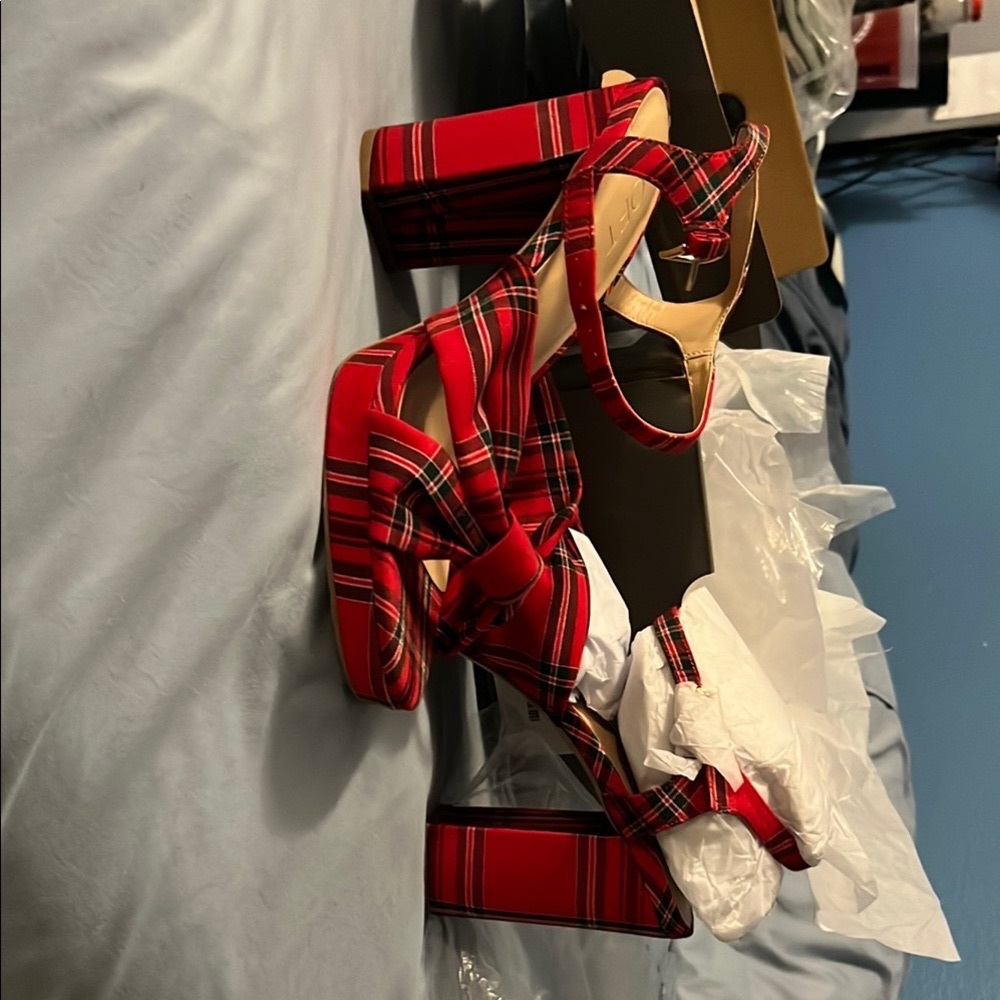LOFT Tango Red Heels - Size 8